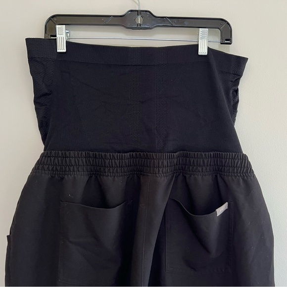 FIGS Zamora Maternity Jogger Scrub Pants in Black, size XL/P - Picture 4 of 9